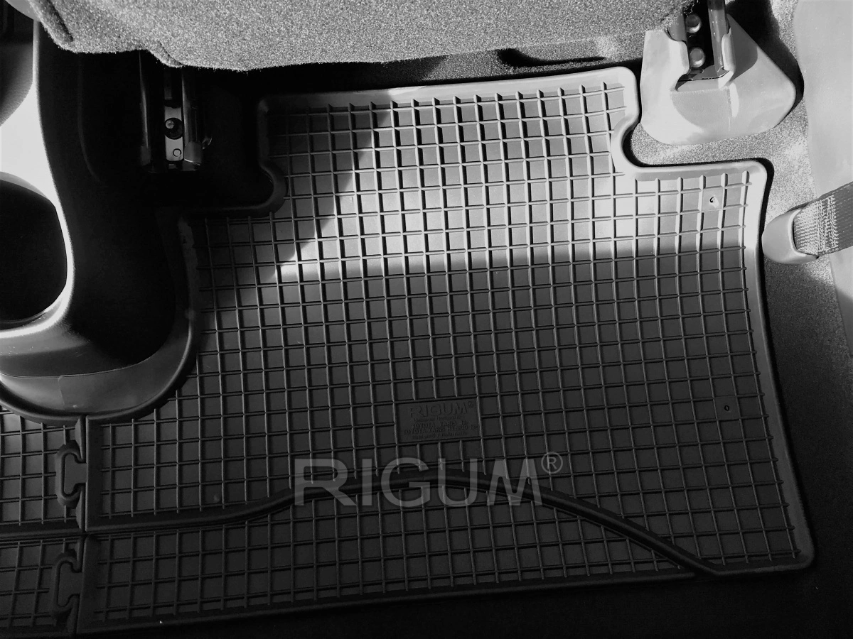 Rigum Merkkikohtainen Kumimattosarja Toyota Yaris / Yaris Hybrid Vm. 2012-2020 6 Rigum Merkkikohtainen Kumimattosarja Toyota Yaris / Yaris Hybrid Vm. 2012-2020 - Image 4